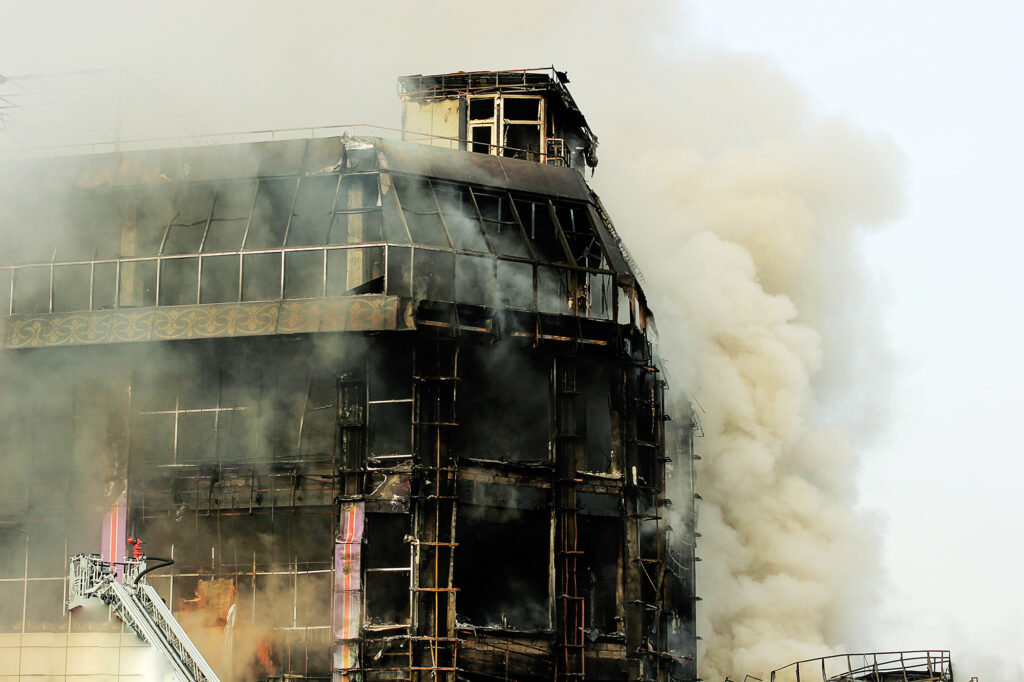 Porta Corta-Fogo de Enrolar DS FIRE 700: A Segurança que Salva Vidas - Allseg Soluções Industriais