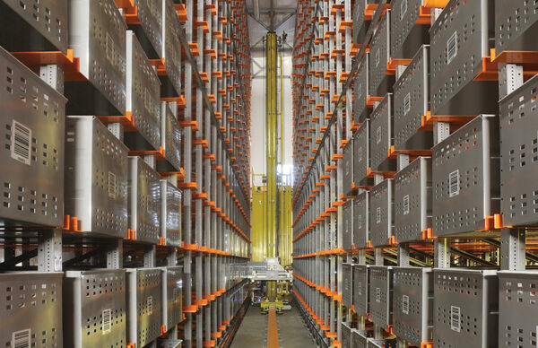 Armazenagem para pequenos volumes (miniload) - transporte interno de cargas