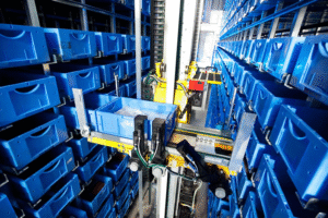 Como Automatizar a Movimentação de Pequenos Volumes: Caixas e Bandejas na Logística Moderna - Allseg Soluções Industriais